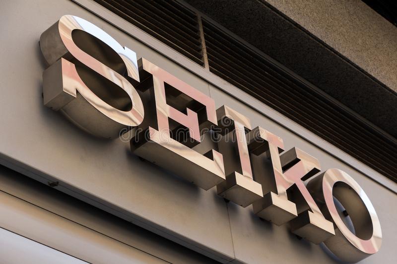 Годовая прибыль Seiko упала почти на 40 процентов