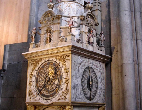 Астрономические часы Лионского кафедрального собора Сен-Жан