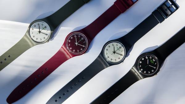 Коллекция часов Swatch Group с акцентом на биоматериалы