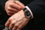 Как подобрать наручные часы под обычный деловой костюм?