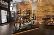 Breitling объявила о новом сотрудничестве с мотобрендом Triumph