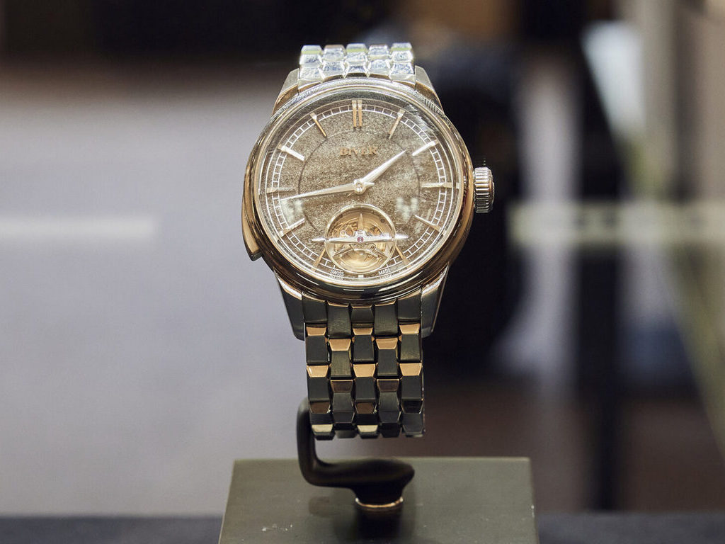 Часы-прототип на аукционе Phillips