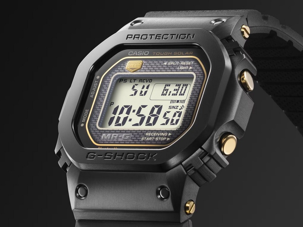 Casio G-Shock MRG-B5000R-1 в культовом дизайне